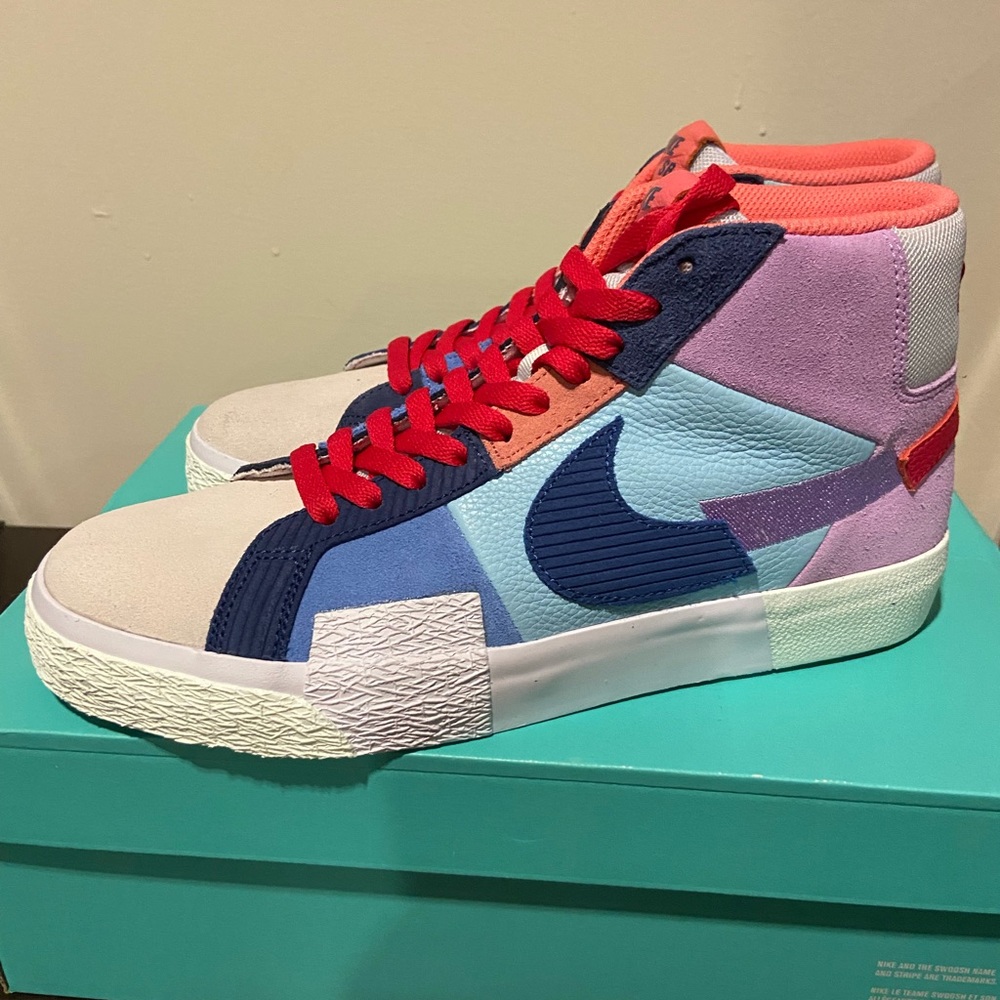 Shoes - Picture 2 of 5